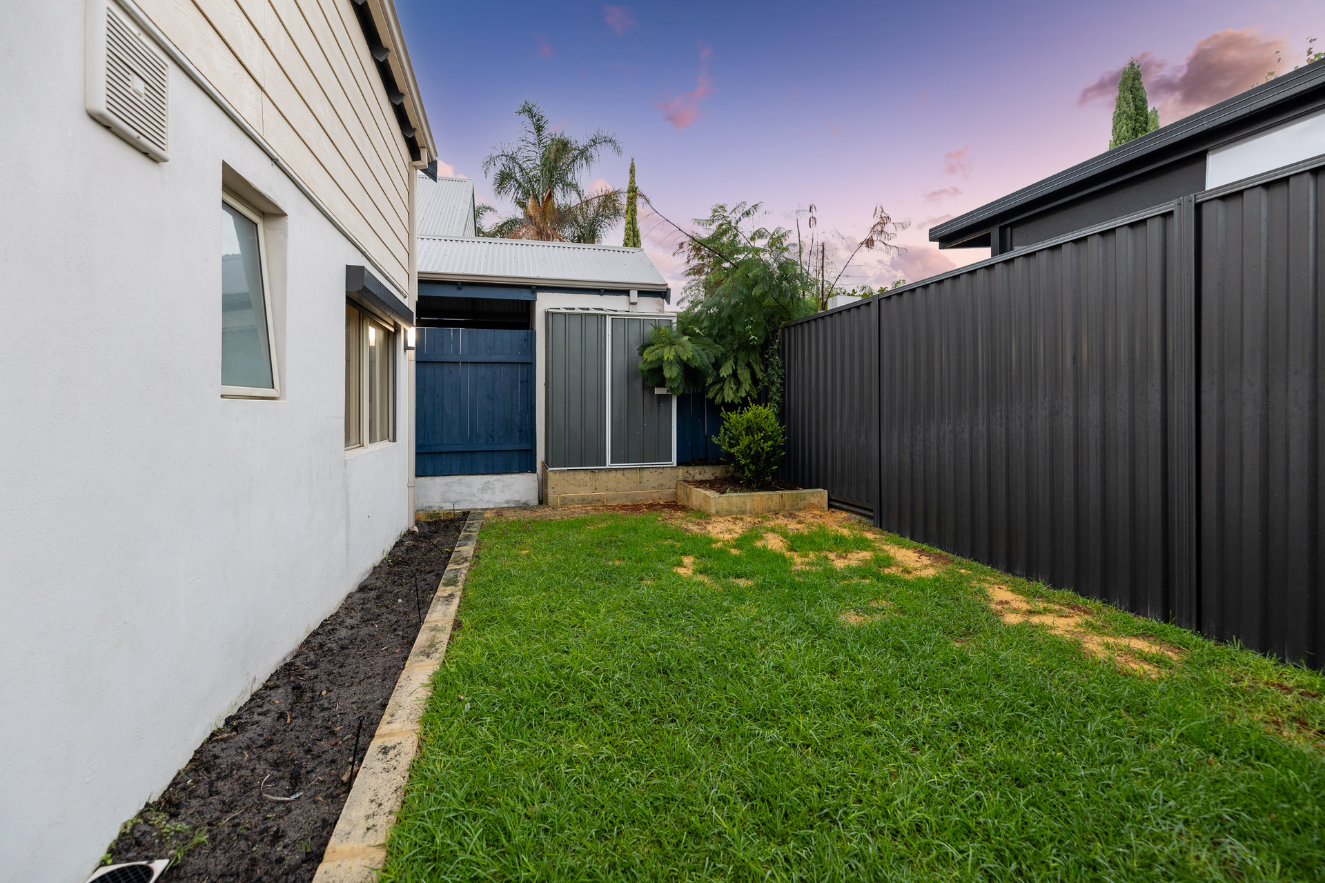 2/21 Short Street, Joondanna, WA 6060 AUS