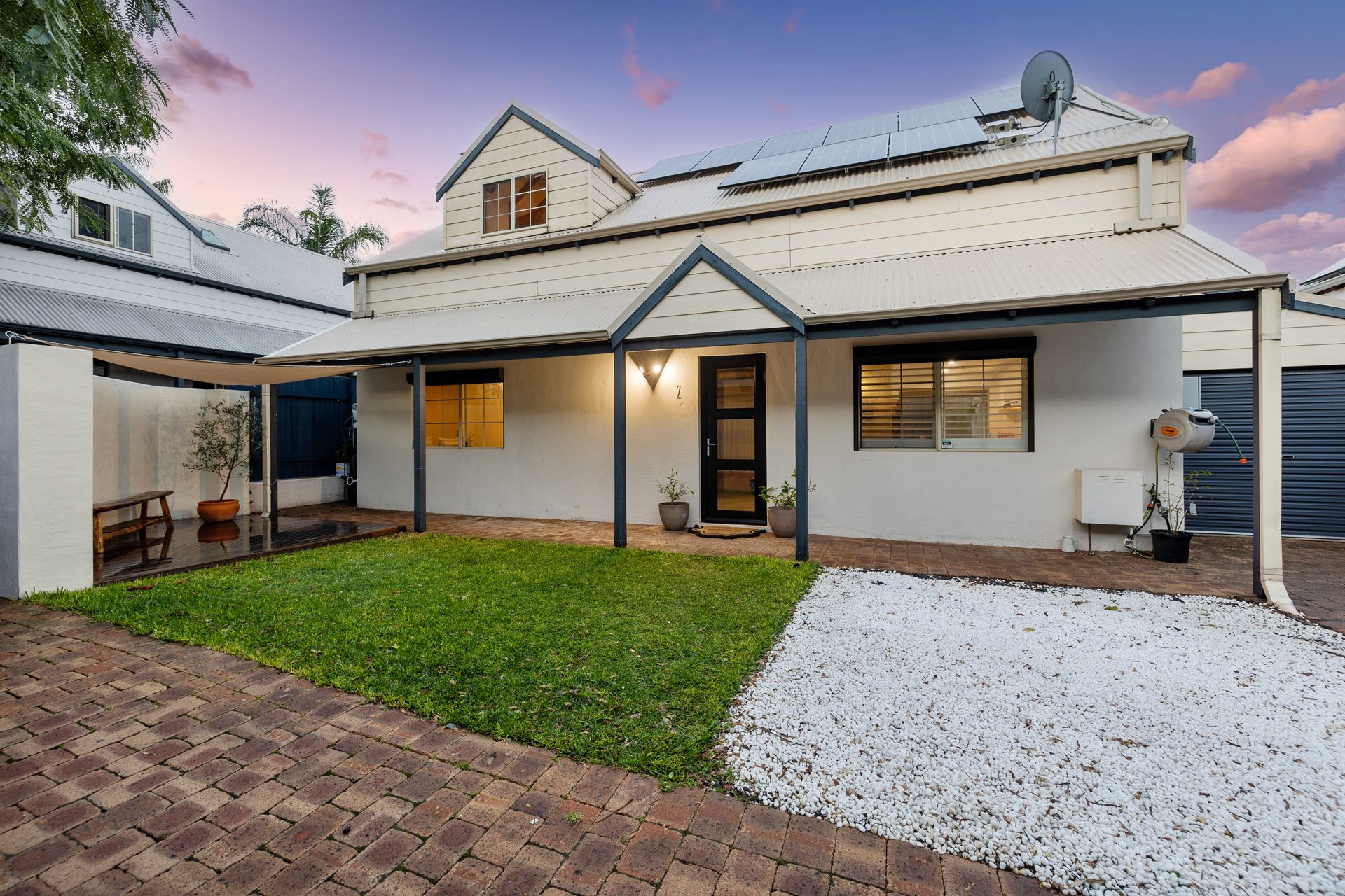 2/21 Short Street, Joondanna, WA 6060 AUS