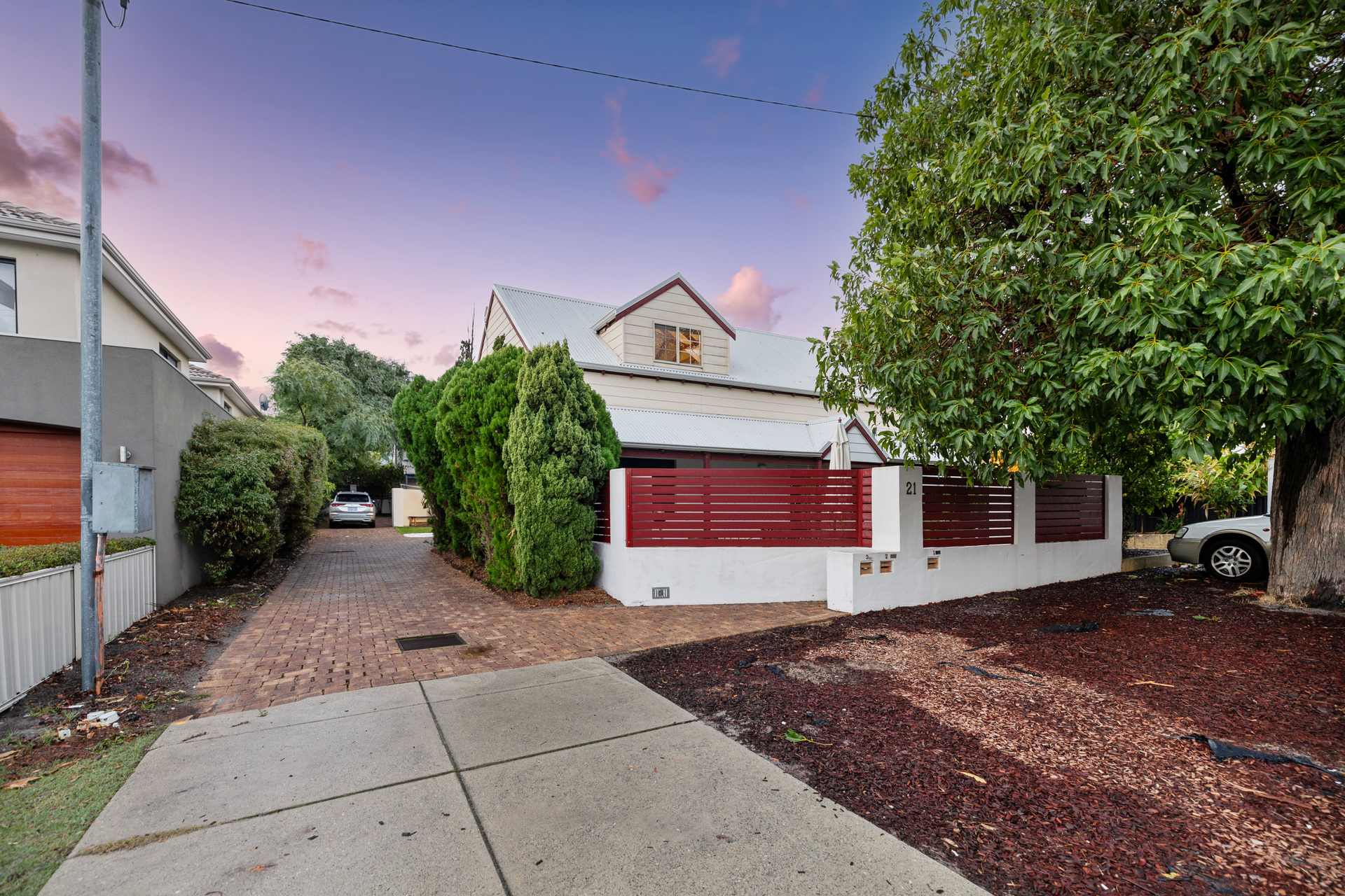 2/21 Short Street, Joondanna, WA 6060 AUS