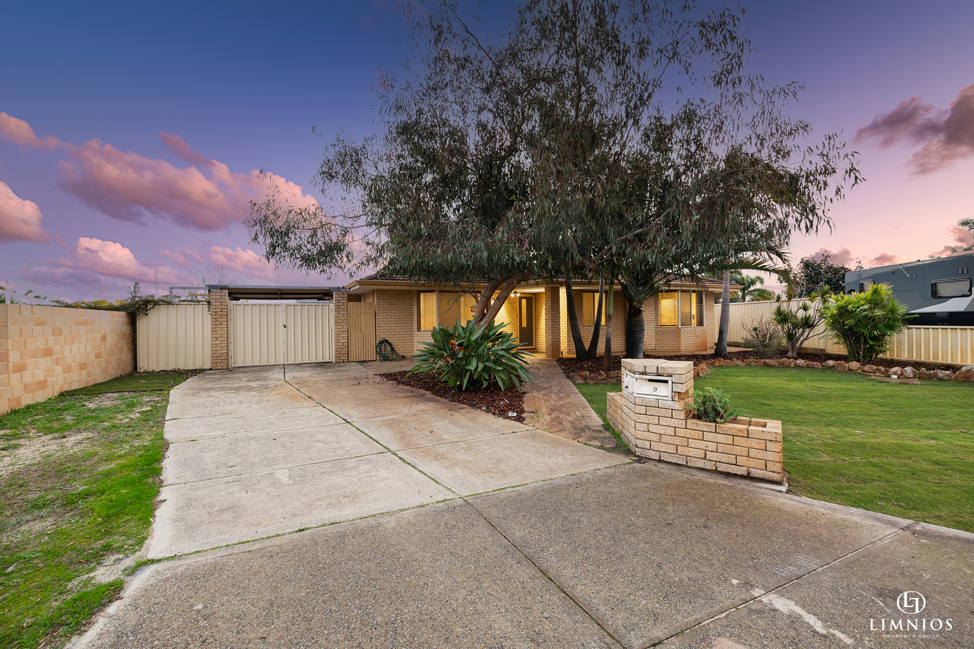 9 Heron Close, Ballajura, WA 6066 AUS