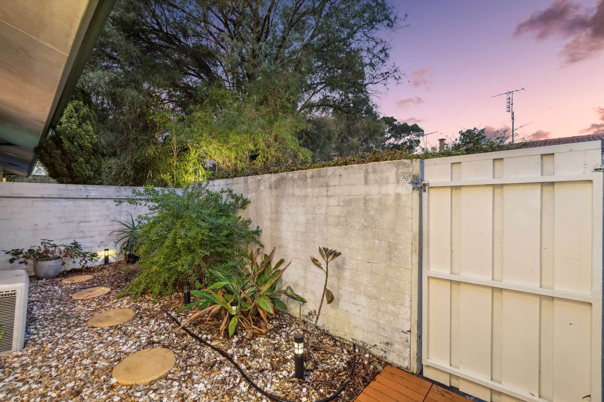 8/50 Waterloo Street, Joondanna, WA 6060 AUS