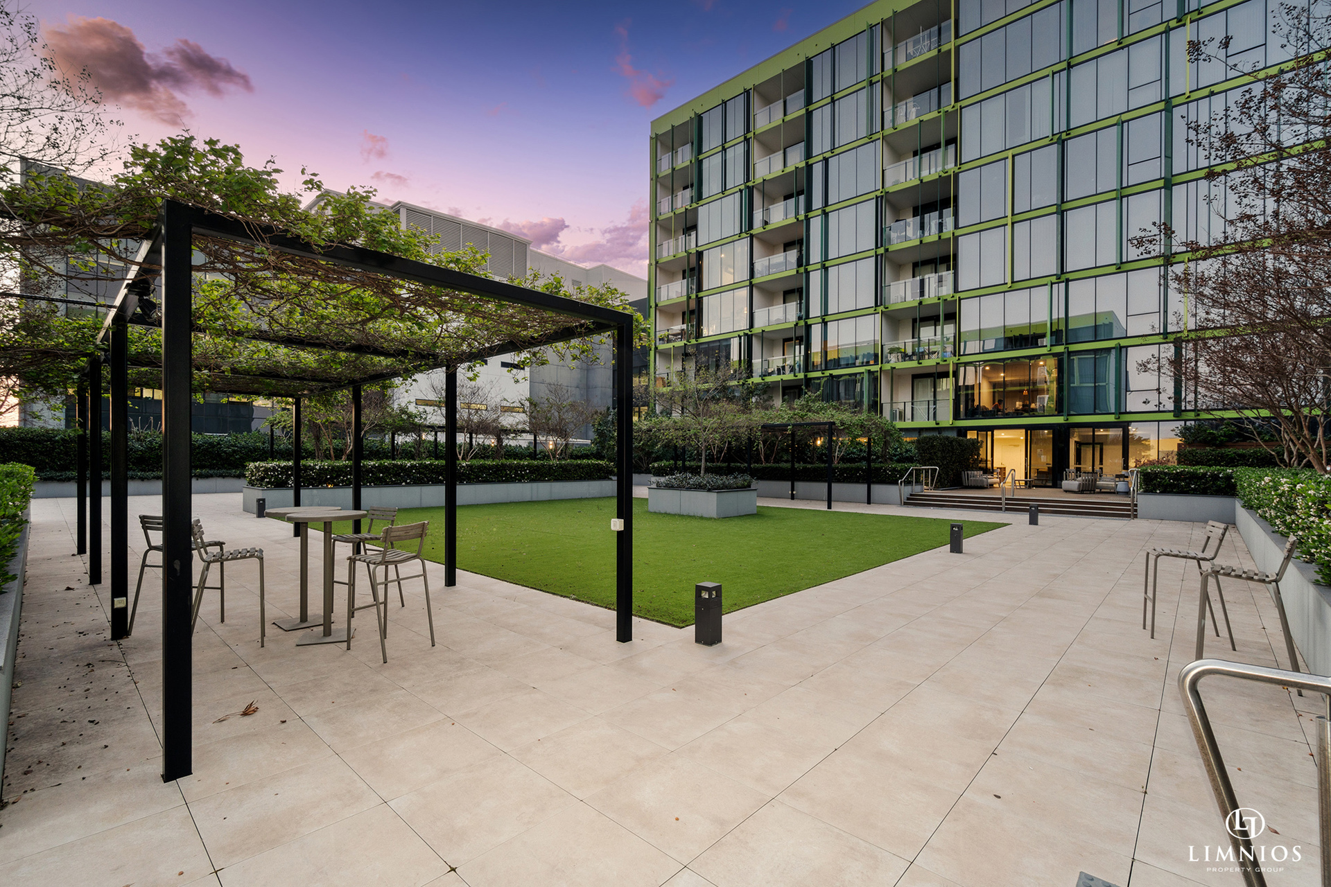 211/8 Tassels Place, Innaloo, WA 6018 AUS